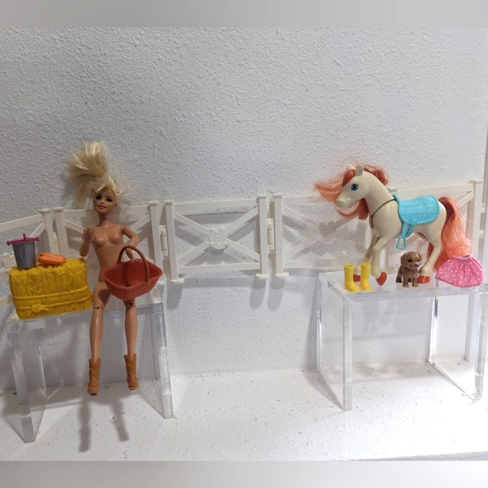 Barbie Hugs N' Horses Playset, Incomplete - Picture 1 of 14